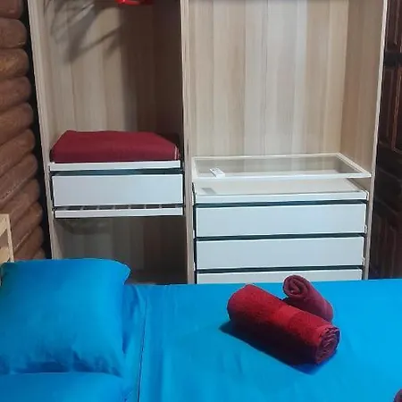 Domek alpejski Mona's Log Cabin *